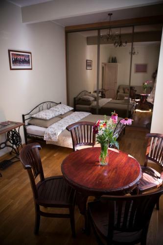 Jovitos Apartment Near Gediminas Ave