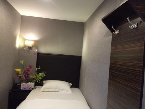 Fan Holiday Hotel