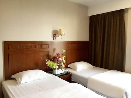 Fan Holiday Hotel