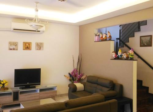 Home2u T'castle