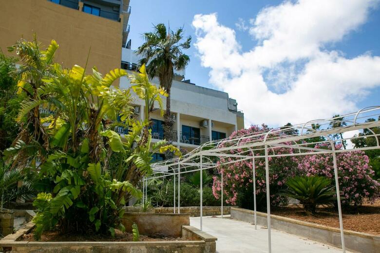 Beach Garden Hotel
