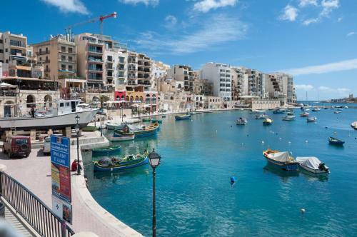 Apartment With Stunning Seaviews