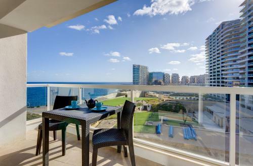 Apartment With Stunning Seaviews