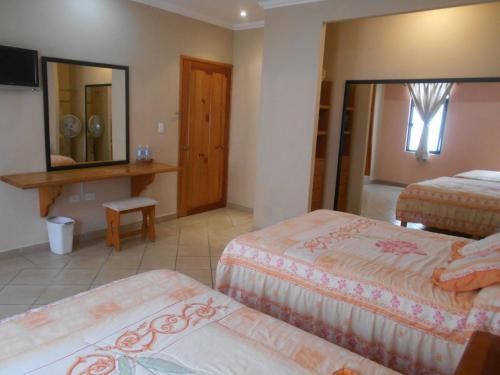 Albergue Hostal �ngeles Bed And Breakfast