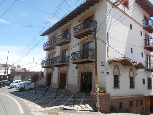 Albergue Hostal �ngeles Bed And Breakfast