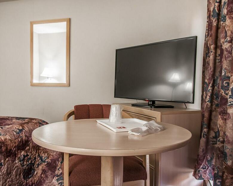 Hotel Econo Lodge Aeroport