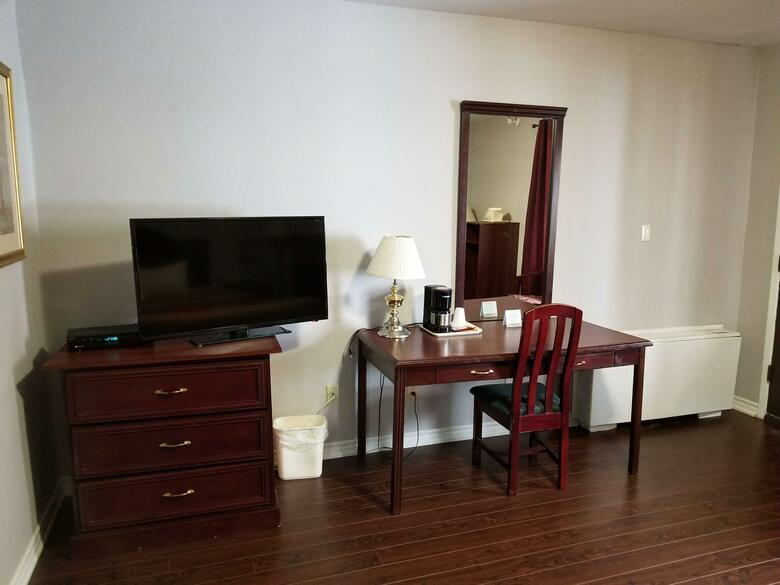 Hotel Econo Lodge Aeroport