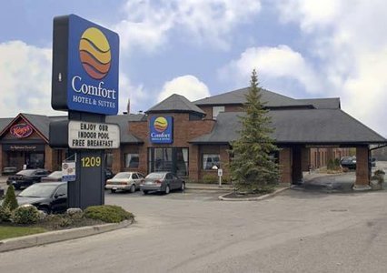 Comfort Hotel & Suites