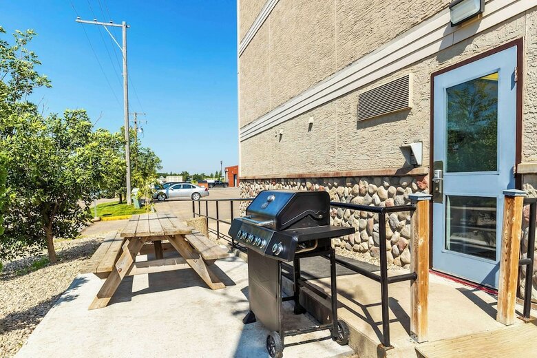 Hotel Comfort Inn And Suites