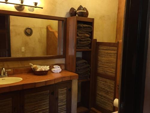 Hostal Leo's Baja Oasis