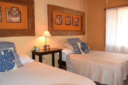Hostal Leo's Baja Oasis