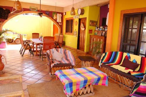 Hostal Leo's Baja Oasis