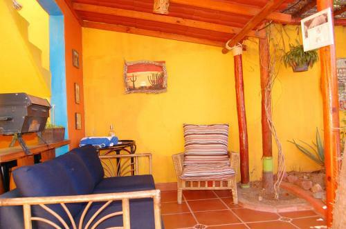 Hostal Leo's Baja Oasis