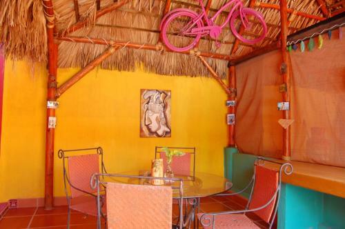 Hostal Leo's Baja Oasis