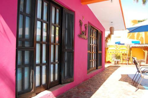 Hostal Leo's Baja Oasis