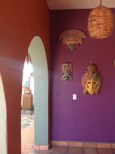 Hostal Leo's Baja Oasis