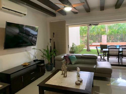 Apartamento Luxury Poolside Condo