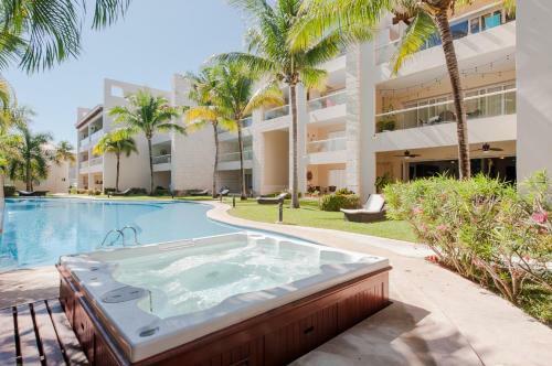 Apartamento Luxury Poolside Condo