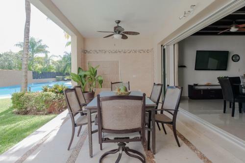 Apartamento Luxury Poolside Condo