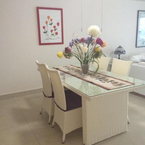 Lovely Seaview Apartament