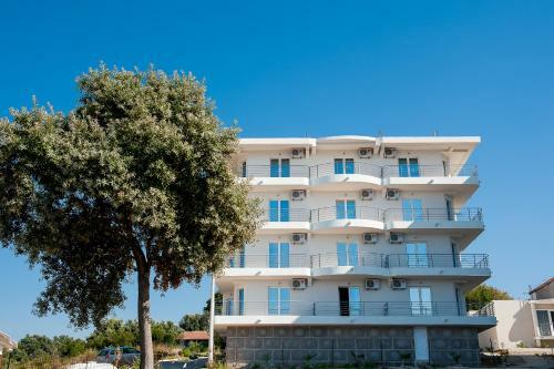 Open Sea Luxury Apartments