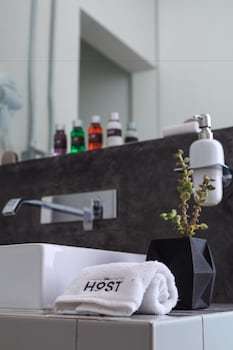 Apartamento The Host Business Suites