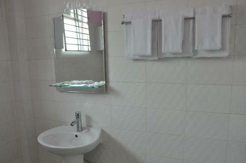 Man Shwe Li Hotel