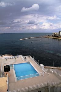 Gillieru Harbour Hotel