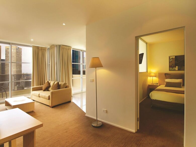 Hotel Oaks On Lonsdale