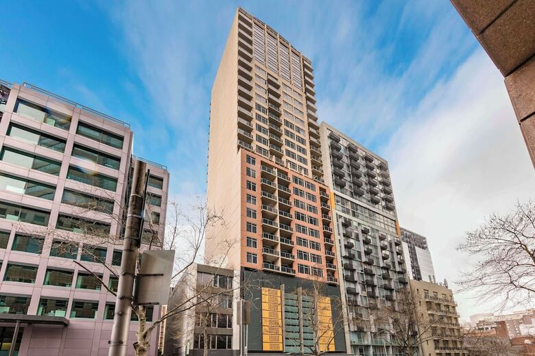Hotel Oaks On Lonsdale