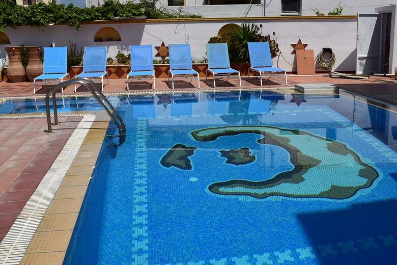 Hotel Cyclades
