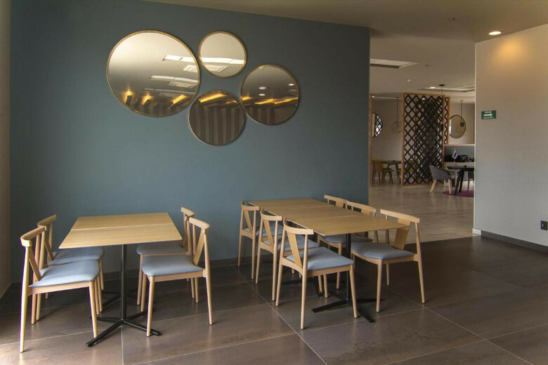 Hotel City Express Plus Mundo E