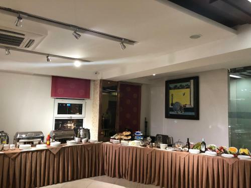 Ub Inn Hotel & Gallery