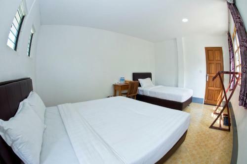 Albergue Ngapali Banyan (ii)