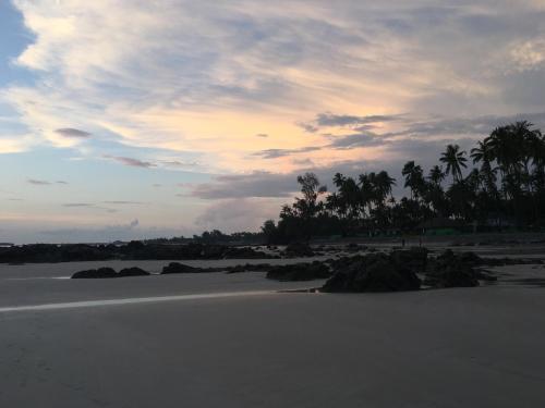 Bed & Breakfast Ngapali Banyan Boutique Hostel