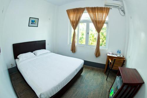 Bed & Breakfast Ngapali Banyan Boutique Hostel