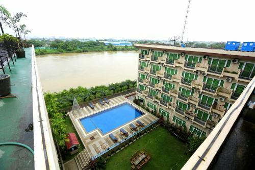 The Floral Breeze Hotel Yangon