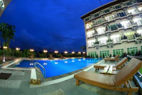 The Floral Breeze Hotel Yangon