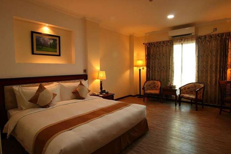Victoria Palace Hotel