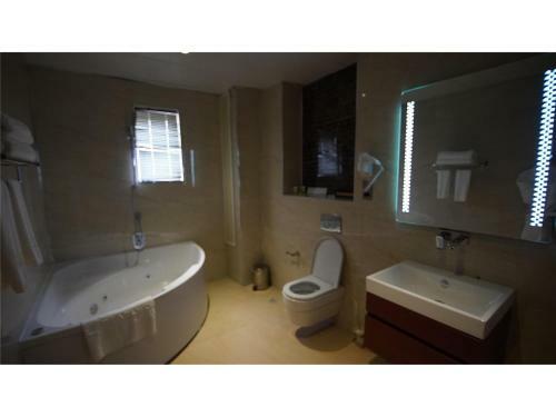 Pearlwort Hotel And Suites