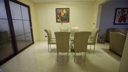 Pearlwort Hotel And Suites
