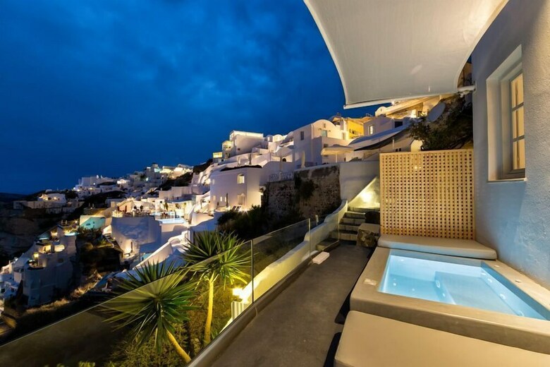 Aparthotel Armeni Village