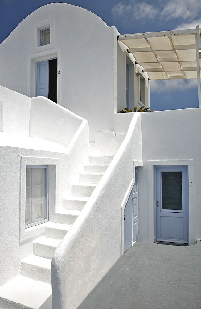 Aparthotel Armeni Village