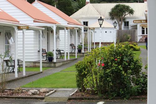 Coromandel Colonial Cottages Motel