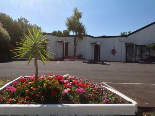 Cascades Motor Lodge