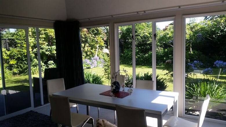 Bed & Breakfast Berni's Boutique Bnb (airport)