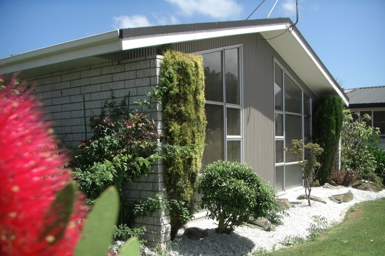Ascot Holiday Home