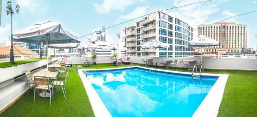 Aparthotel Sevilla Suites