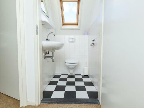 Cozy Holiday Home In Gaasterlan-sleat With Swimming Pool