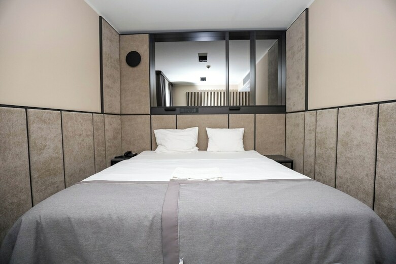 Ilonn Hotel
